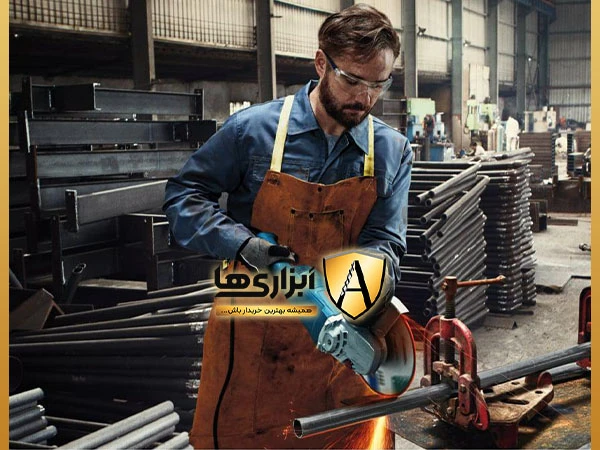خودداری از پوشیدن لباس ها یا تیپ های خطرناک